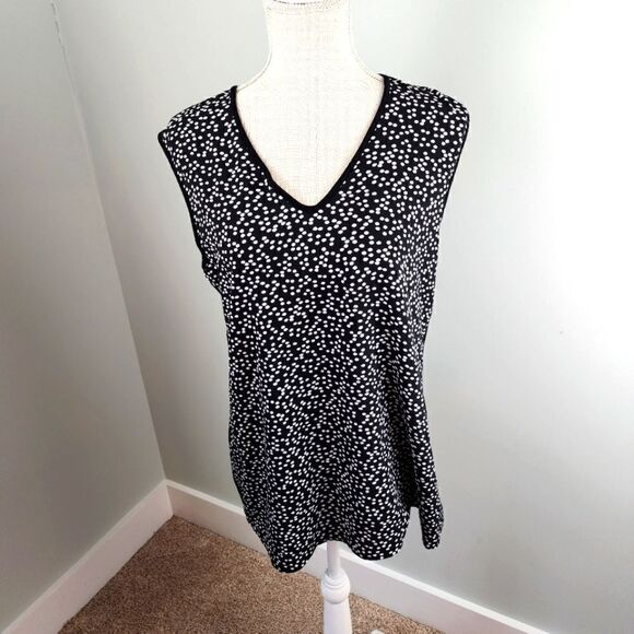 Vince Camuto Women's Sleeveless V Neck Strech Top Black And White Size Medium - Picture 1 of 7